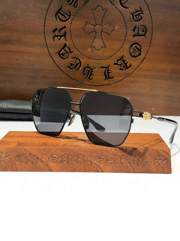 Picture of Chrome Hearts Sunglasses _SKUfw52080513fw